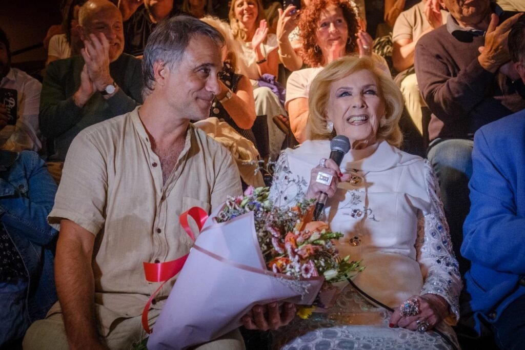 Mar del Plata: Mirtha Legrand estuvo presente en la funci&oacute;n de "Vanya" - Escena 1