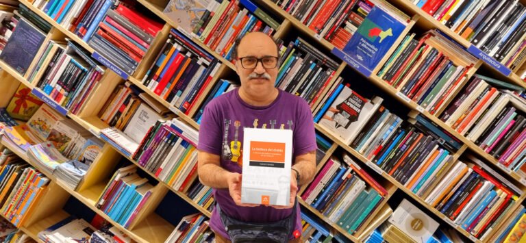 EUDEM presentó un libro sobre el teatro marplatense en los años 70
