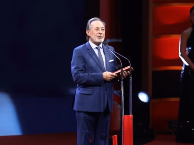 Guillermo Francella recibió el Premio PINTI a la Trayectoria en Actuación Masculina