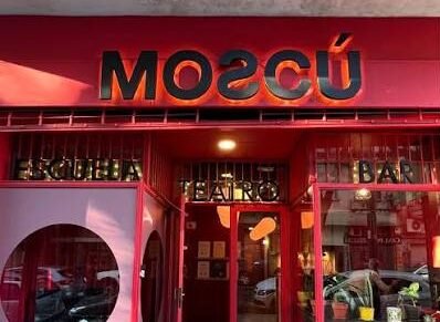 Vacaciones de Invierno en Moscú Teatro - "Invasión robot" y "Un poco de ruido"