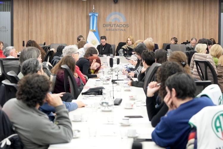 Actores y Actrices valoró la declaración de Buenos Aires como Capital Nacional del Teatro y reclamó políticas públicas para el sector
