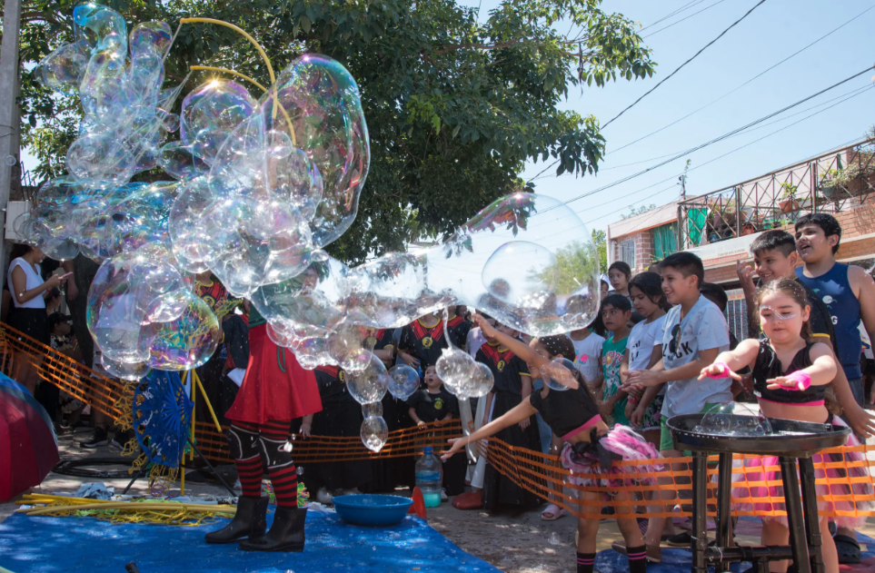 El ciclo de Teatro en los Barrios cierra un exitoso año con más de 60 funciones y 17.300 espectadores