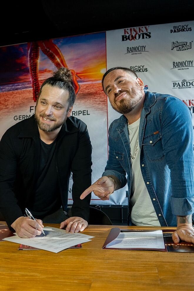 fede-bal-y-tripa-firmaron-contrato-para-protagonizar-kinky-boots-en-mar-del-plata-esce-1 | Escenarios Nacionales